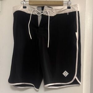 American Eagle Outfitters Men's Black and White Board Shorts
